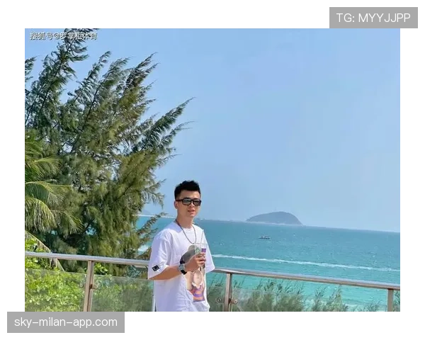郑思维训练完直接啃鸡腿？这自律和放纵切换也太丝滑了